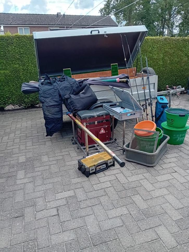 Viskar met vishengels en toebehoren, Watersport en Boten, Hengelsport | Witvissen, Vaste hengel, Ophalen of Verzenden