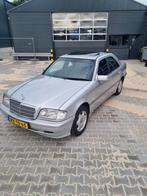 Mercedes-Benz C-Klasse 1.8 C180 Sedan Classic 1997 Grijs, Auto's, Mercedes-Benz, Zwart, 4 cilinders, 1799 cc, 122 pk