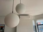 Vintage lamp met drie opaque glazen bollen, Ophalen of Verzenden, Zo goed als nieuw