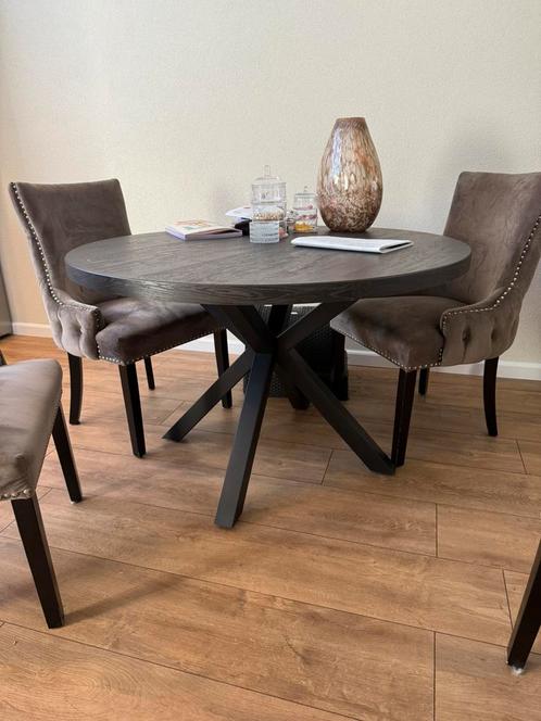 Ronde eettafel aangeboden met 2 stoelen., Huis en Inrichting, Tafels | Eettafels, Zo goed als nieuw, 100 tot 150 cm, 100 tot 150 cm