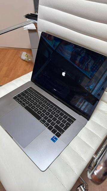 Apple MacBook Pro 2018 | 15.4" | Touch Bar | 16GB beschikbaar voor biedingen