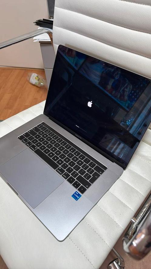 Apple MacBook Pro 2018 | 15.4" | Touch Bar | 16GB, Computers en Software, Apple Macbooks, Zo goed als nieuw, MacBook Pro, 15 inch