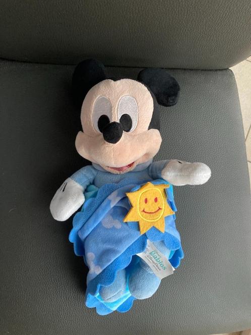 Leuke Mickey Mouse Baby knuffel ( Disney ), Verzamelen, Disney, Knuffel, Mickey Mouse, Ophalen of Verzenden