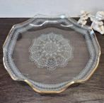 Schaal van dun glas met kantmotief, Ophalen of Verzenden