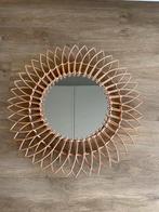 Leuke rotan spiegel. 75 cm doorsnee., Huis en Inrichting, Woonaccessoires | Spiegels, Rond, Ophalen of Verzenden, Zo goed als nieuw