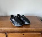 Nieuw: vacht gevoerde zwarte heren pantoffels; maat 44, Zwart, Nieuw, Ophalen of Verzenden, Pantoffels of Sloffen