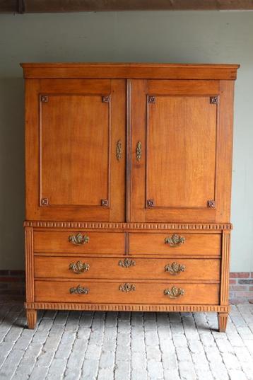 Prachtig antiek eiken houten Empire kabinet. beschikbaar voor biedingen
