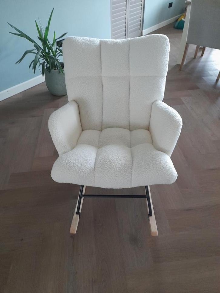 Te koop Nieuwe Teddy schommelstoel ecru Babykamer tip, Huis en Inrichting, Fauteuils, Nieuw, Overige materialen, 50 tot 75 cm