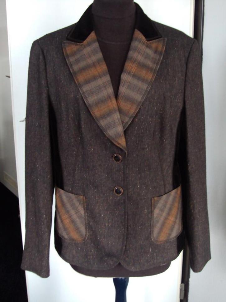 Mooi jasje APRIORI bruintinten, luxe uitstraling, maat 40/42, Kleding | Dames, Jasjes, Kostuums en Pakken, Zo goed als nieuw, Jasje