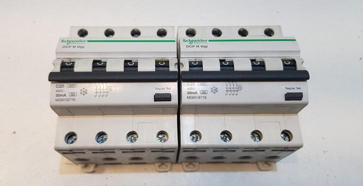 Schneider Aardlekautomaat krachtstroom C25 30mA 6kA (2x), Hobby en Vrije tijd, Elektronica-componenten, Gebruikt, Ophalen of Verzenden