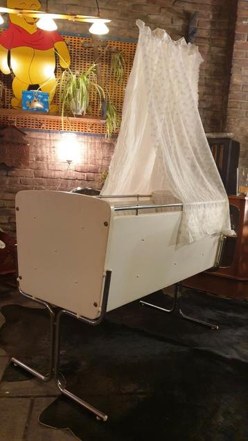 Prachtige rockabilly wieg afneembare hemel Van €125 Voor €50 beschikbaar voor biedingen