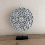 Ornament op voet grijs hout 39 x 31 cm bloemen, Ophalen of Verzenden, Zo goed als nieuw