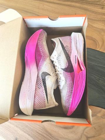 NIKE VAPORFLY 3 / 47 US 12,5 CARBON snelle Hardloopschoenen beschikbaar voor biedingen