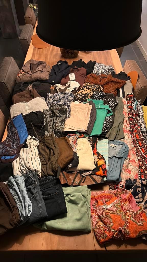 Zeer groot uitgebreid dames merkkleding pakket mt L, izgs, Kleding | Dames, Dames-kledingpakketten, Zo goed als nieuw, Maat 42/44 (L)