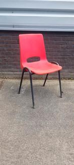 89 kunststof stapelstoelen, Huis en Inrichting, Stoelen, Ophalen, Gebruikt, Rood, Kunststof