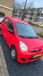 Daihatsu Cuore 1.0 5D 2009 Rood, Auto's, Voorwielaandrijving, 600 kg, 18 €/maand, 4 stoelen