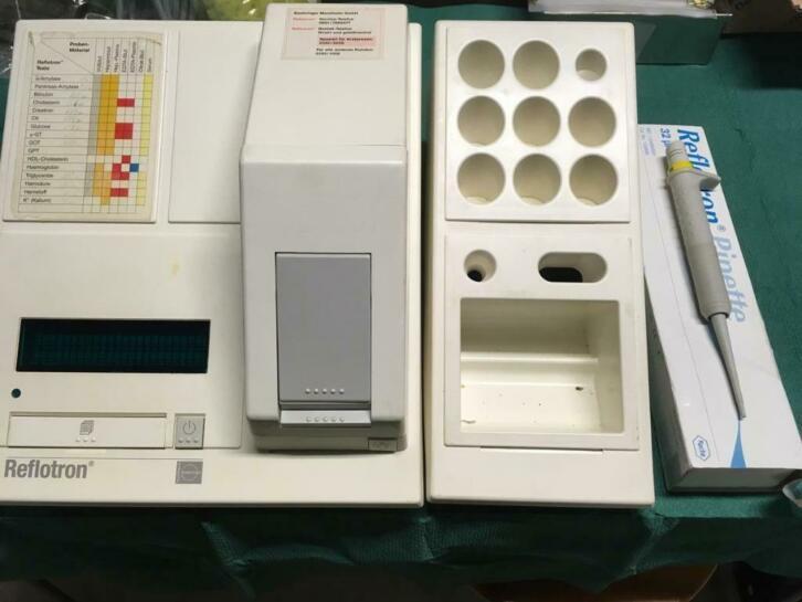 Reflotron IV bloedanalyse apparaat voor dierenarts, Diversen, Braces, Ophalen of Verzenden