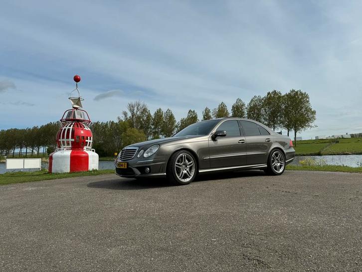 Mercedes-Benz E-Klasse 5.5 E500 V8 youngtimer, Auto's, Mercedes-Benz, Particulier, E-Klasse, ABS, Adaptieve lichten, Airbags, Airconditioning