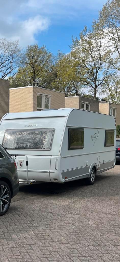 Zeer nette en goed onderhouden Tabbert Vivaldi 495 HE, Caravans en Kamperen, Caravans, Particulier, tot en met 4, 1000 - 1250 kg