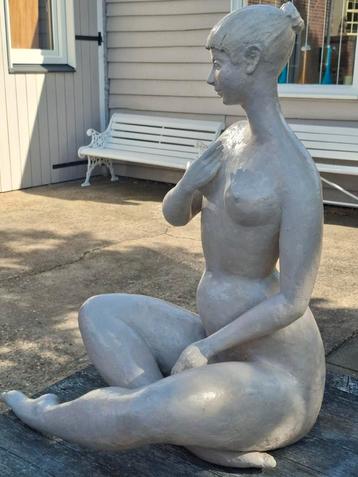 Beeld Ballerina Belgische Kunstenaar - Onbekend. Hoogte 77cm beschikbaar voor biedingen