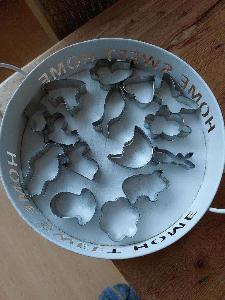 Uitsteek koekvormpjes 15 stuks, Ophalen of Verzenden, Taarten of Cupcakes, Bakvorm