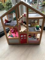 Houten Poppenhuis met Meubels en Poppen, Kinderen en Baby's, Speelgoed | Poppenhuizen, Ophalen, Zo goed als nieuw, Poppenhuis