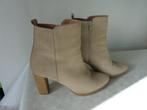 Beige suedine met structuur korte laarzen van Linea Zeta, 37, Kleding | Dames, Schoenen, Beige, Lage of Enkellaarzen, Ophalen of Verzenden