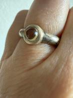 S246/Zilveren-goudkleur Vlekken ring met geel glas 17 1/4, Gebruikt, Verzenden, X, Dame