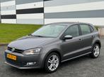 Volkswagen Polo 1.2 TSI 66KW 2013 Grijs / Lm velgen / Luxe, Auto's, Voorwielaandrijving, Stof, Zwart, 4 cilinders