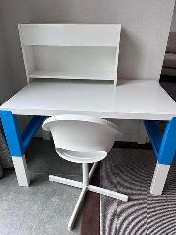 Ikea PÅHL Bureau met open kastje en bureaustoel beschikbaar voor biedingen