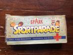 "SPARK SPORTPARADE" 1950 compleet:150 plaatjes - karikaturen, Gelezen, Ophalen of Verzenden, Klaas Peereboom, Plaatjesalbum