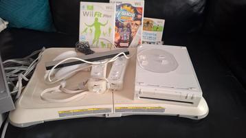 Nintendo Wii Console + Games & Balance Board beschikbaar voor biedingen