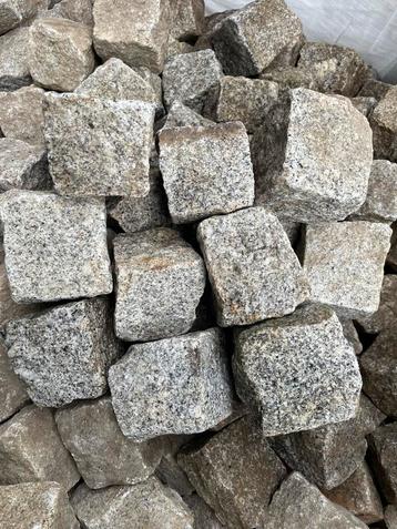 Granieten kasseien, kinderkopjes, natuursteen beschikbaar voor biedingen