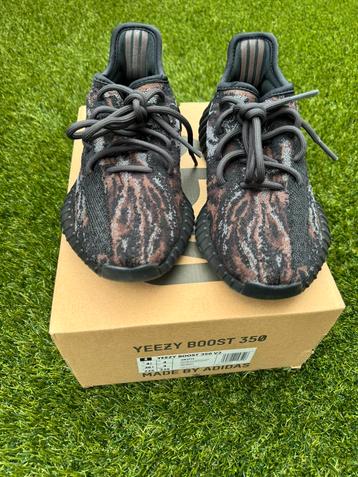 YEEZY 350 V2 “MX Rock 36, 1/3 beschikbaar voor biedingen
