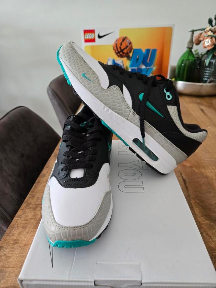 Nike Air Max 1 NBY 42.5 Elephant Mini Swoosh Nieuw!, Kleding | Heren, Schoenen, Nieuw, Sneakers of Gympen, Zwart, Ophalen of Verzenden