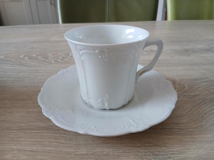 Kop en schotel Tirschenreuth Bavaria, Verzamelen, Porselein, Kristal en Bestek, Zo goed als nieuw, Kop en/of schotel, Porselein