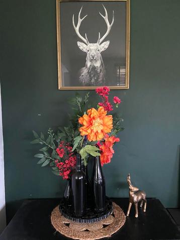 Verschillende vazen voor bloemen beschikbaar voor biedingen