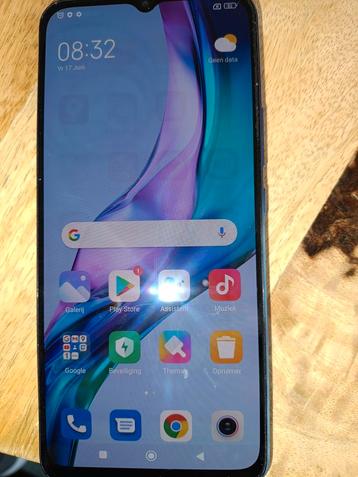 Mobiele telefoon beschikbaar voor biedingen