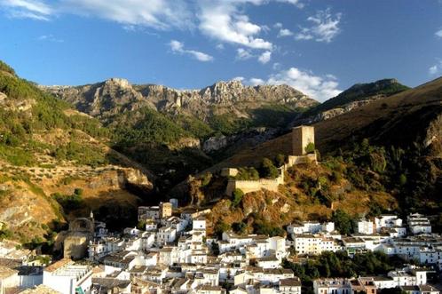 Experience Andalusian Charm: Stunning Apartment in Cazorla, Huizen en Kamers, Buitenland, Spanje, Appartement, Dorp, Verkoop zonder makelaar