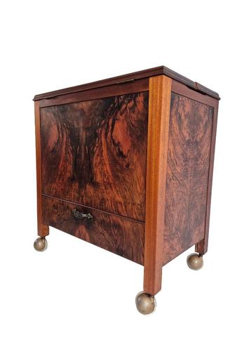 Fantastische vintage Art Deco design mobiele lift bar cart beschikbaar voor biedingen