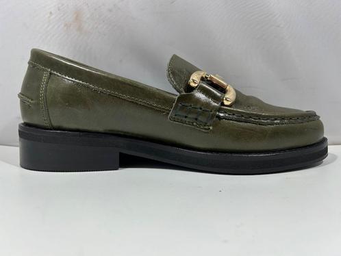 Tango. maat 38 trendy instappers in donker groene kleur, Kleding | Dames, Schoenen, Zo goed als nieuw, Schoenen met lage hakken