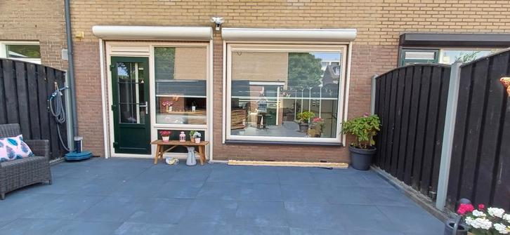 2 x Rolluiken zie omschrijving Tegen elk aannemelijk bod, Doe-het-zelf en Verbouw, Rolluiken, Gebruikt, 200 cm of meer, Wit, Ophalen
