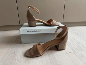 Beige sandalen met lage hak van Manfield maat 39 beschikbaar voor biedingen
