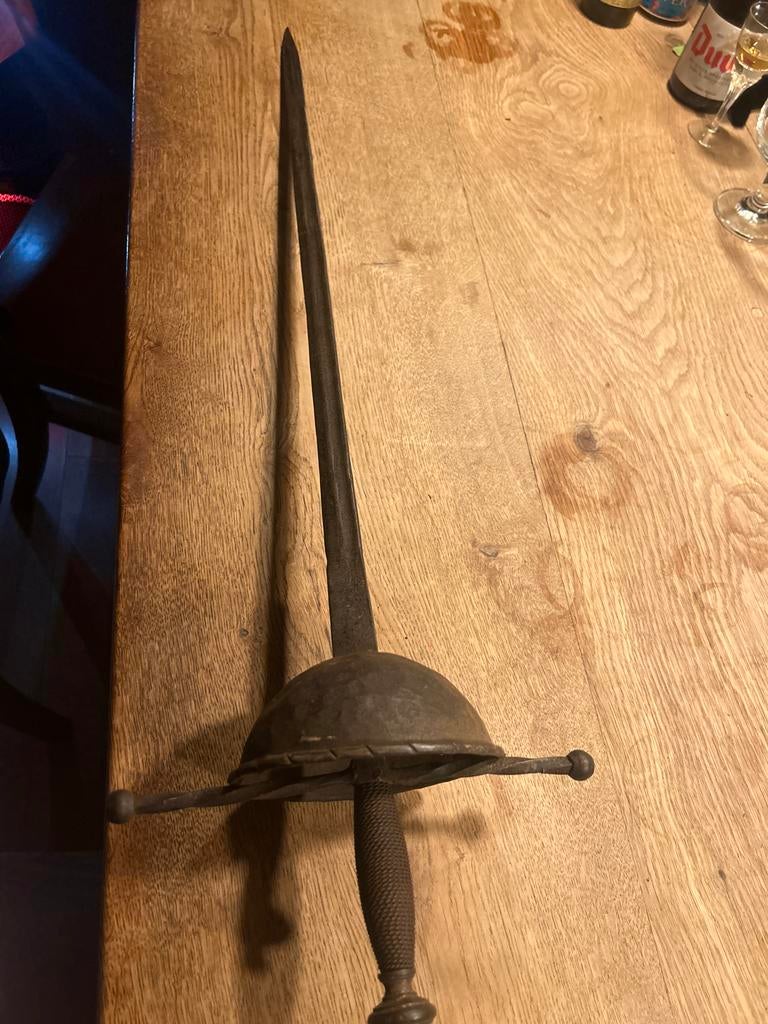 Antiek zwaard - vermoedelijk degen, Ophalen