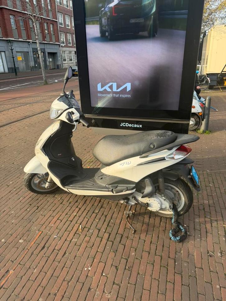 Piaggio fly snor ( new), Fietsen en Brommers, Scooters | Piaggio, Gebruikt, Fly, Maximaal 25 km/u, Benzine, Ophalen