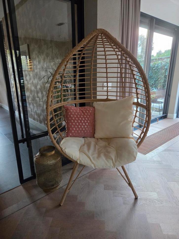 Rotan Ei Stoel - Stijlvol en Comfortabel, Huis en Inrichting, Stoelen, Zo goed als nieuw, Eén, Riet of Rotan, Stof, Bruin, Ophalen