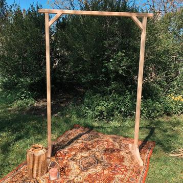Trouwboog | Backdrop te huur voor bruiloft decoratie beschikbaar voor biedingen