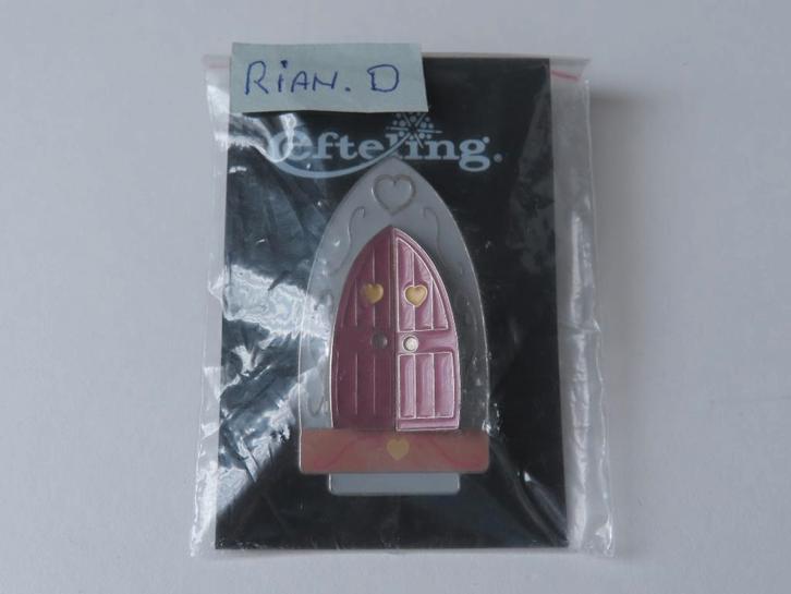 Efteling pin Pardijntje achter deurtjes op kaartje., Verzamelen, Efteling, Nieuw, Button of Speldje, Ophalen
