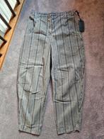 Nieuwe grijze broek met strepen Oska, mt 1 en 5., Kleding | Dames, Broeken en Pantalons, Verzenden, Maat 46/48 (XL) of groter
