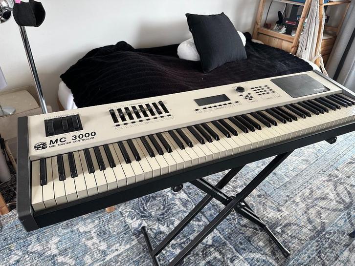 Oberheim MC3000 keyboard / midi controller, Muziek en Instrumenten, Midi-apparatuur, Gebruikt, Ophalen